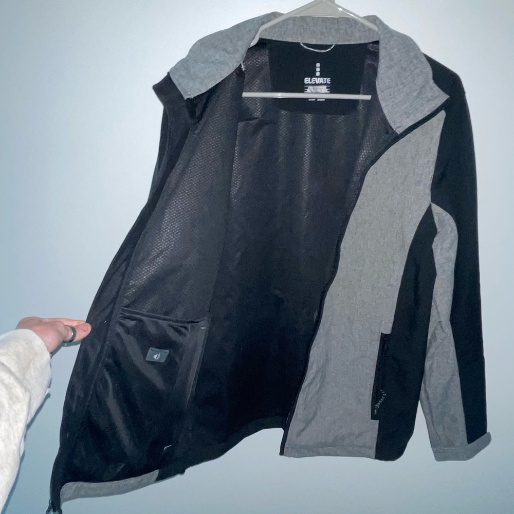 Men's Jacket - Picture 3 of 4